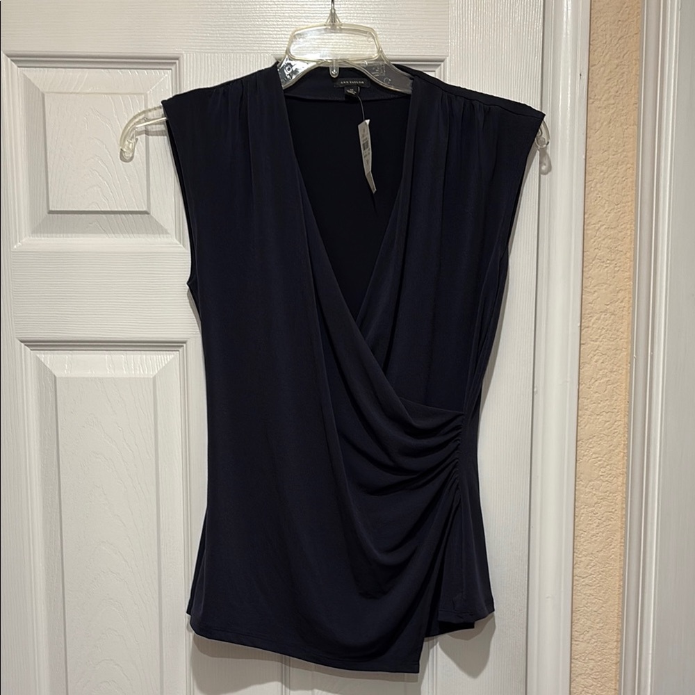 Ann Taylor Woman’s Black Top Blouse Sleeveless Brand New with Tags Size Medium